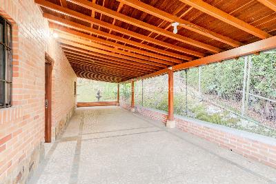 Casa de 3 alcobas en venta en El Poblado, Medellín, 452 m² · foto 6 de 15