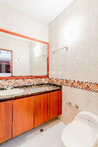 Casa de 3 alcobas en venta en El Poblado, Medellín, 452 m² · foto 8 de 15