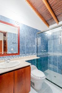 Casa de 3 alcobas en venta en El Poblado, Medellín, 452 m² · foto 12 de 15