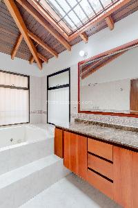 Casa de 3 alcobas en venta en El Poblado, Medellín, 452 m² · foto 14 de 15
