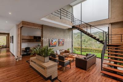 Casa de 3 alcobas en venta en Vereda El Peñasco, Envigado, 450 m² · foto 1 de 17