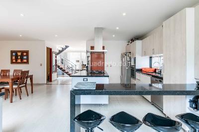 Casa de 4 alcobas en venta en Chuntame, Cajicá, 219 m² · foto 2 de 20