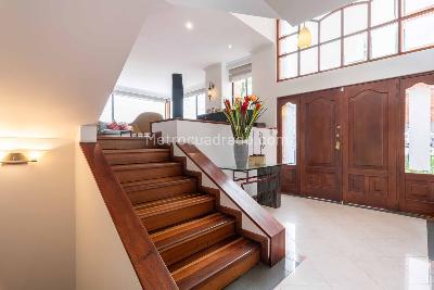 Casa de 4 alcobas en venta en Cerros De Sotileza, Bogotá, 400 m² · foto 2 de 20