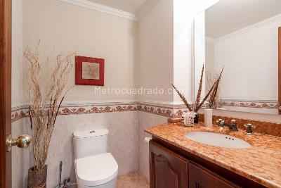 Casa de 4 alcobas en venta en Cerros De Sotileza, Bogotá, 400 m² · foto 13 de 20
