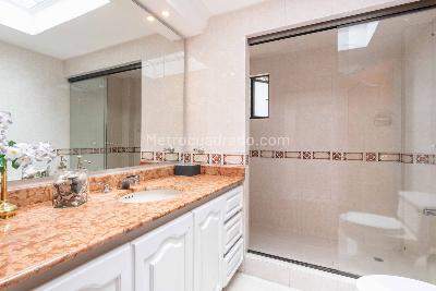 Casa de 4 alcobas en venta en Cerros De Sotileza, Bogotá, 400 m² · foto 19 de 20