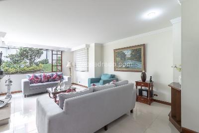 Casa de 4 alcobas en venta en Sotileza, Bogotá, 247 m² · foto 3 de 20
