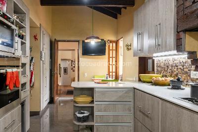 Casa de 3 alcobas en venta en La Calera, La Calera, 581 m² · foto 6 de 20