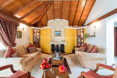 Casa de 3 alcobas en venta en Colinas De Suba, Bogotá, 240 m² · foto 2 de 19