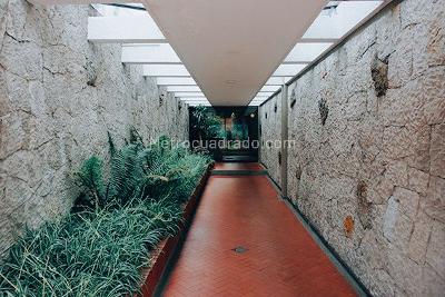 Apartamento de 3 alcobas en venta en Chico Norte, Bogotá, 156 m² · foto 8 de 9