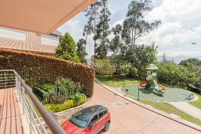 Casa de 3 alcobas en venta en Cerros De Sotileza, Bogotá, 390 m² · foto 3 de 20