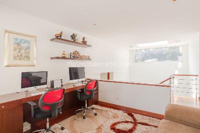 Casa de 3 alcobas en venta en Cerros De Sotileza, Bogotá, 390 m² · foto 16 de 20