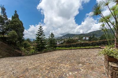 Casa de 4 alcobas en venta en Loma Del Escobero, Envigado, 387 m² · foto 14 de 20