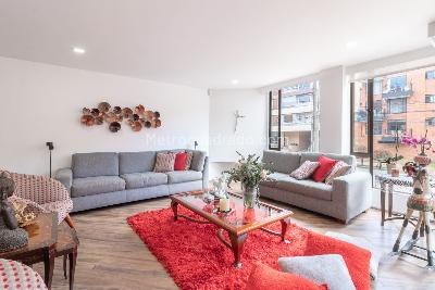 Apartamento de 2 alcobas en venta en Chico Navarra, Bogotá, 150 m² · foto 2 de 20