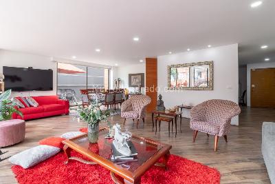 Apartamento de 2 alcobas en venta en Chico Navarra, Bogotá, 150 m² · foto 3 de 20