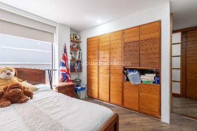 Apartamento de 2 alcobas en venta en Chico Navarra, Bogotá, 150 m² · foto 15 de 20