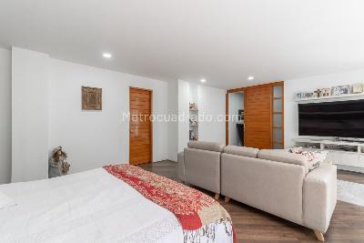 Apartamento de 2 alcobas en venta en Chico Navarra, Bogotá, 150 m² · foto 19 de 20