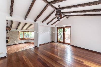 Casa de 3 alcobas en venta en Santa Barbara Oriental, Bogotá, 345 m² · foto 3 de 20