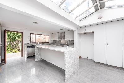 Casa de 3 alcobas en venta en Santa Barbara Oriental, Bogotá, 345 m² · foto 7 de 20