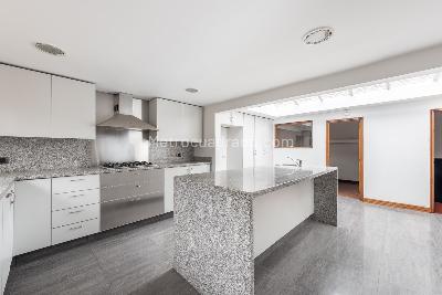 Casa de 3 alcobas en venta en Santa Barbara Oriental, Bogotá, 345 m² · foto 8 de 20