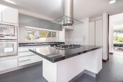 Casa en venta en Colinas De Suba, Bogotá · foto 4 de 20