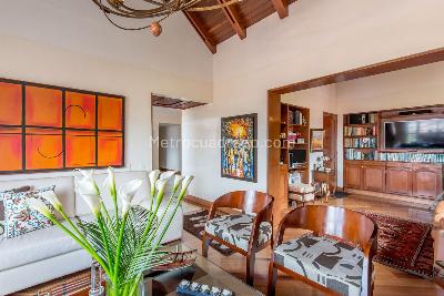 Apartamento de 3 alcobas en venta en Niza Norte, Bogotá, 196 m² · foto 2 de 20