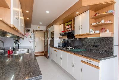 Apartamento de 3 alcobas en venta en Niza Norte, Bogotá, 196 m² · foto 10 de 20