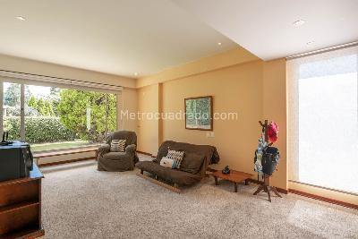 Casa de 4 alcobas en venta en Guaymaral, Bogotá, 330 m² · foto 17 de 20