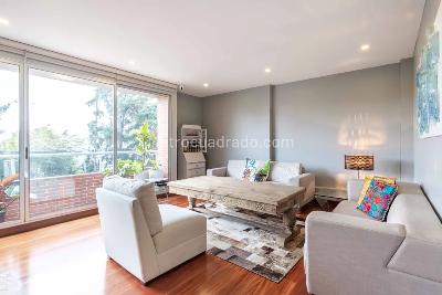 Apartamento de 2 alcobas en venta en Los Rosales, Bogotá, 142 m² · foto 3 de 19