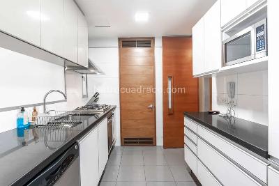Apartamento de 2 alcobas en venta en Los Rosales, Bogotá, 142 m² · foto 10 de 19