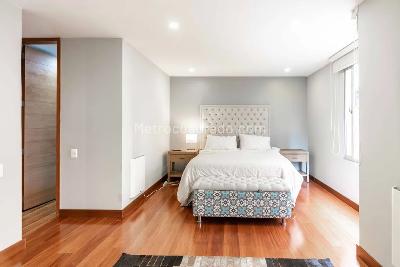 Apartamento de 2 alcobas en venta en Los Rosales, Bogotá, 142 m² · foto 17 de 19