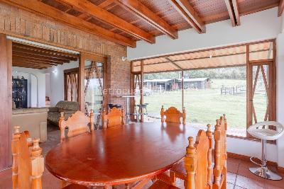 Casa de 4 alcobas en venta en Vereda Yerbabuena, Chía, 300 m² · foto 2 de 11