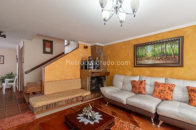 Casa de 4 alcobas en venta en Niza 8, Bogotá, 192 m² · foto 2 de 20