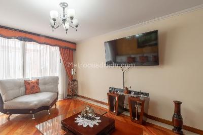 Casa de 4 alcobas en venta en Niza 8, Bogotá, 192 m² · foto 3 de 20