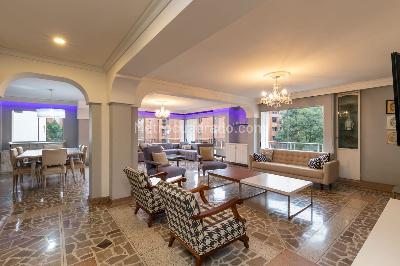 Apartamento de 4 alcobas en venta en Laureles, Medellín, 360 m² · foto 2 de 20