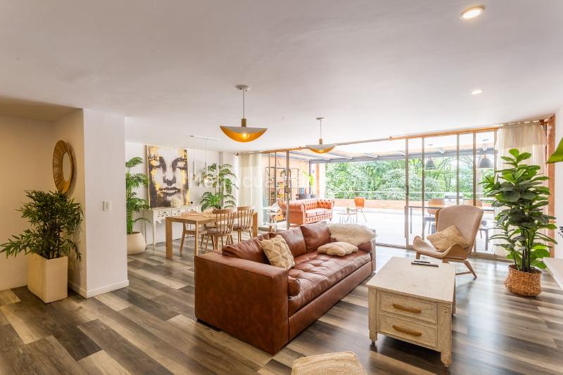 Stylish 3BR Apartment with Terrace in Loma De Los Balsos - 2