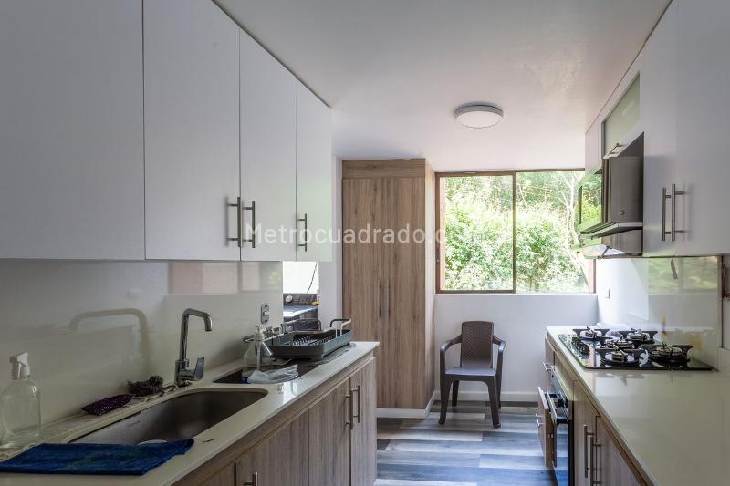 Stylish 3BR Apartment with Terrace in Loma De Los Balsos - 7