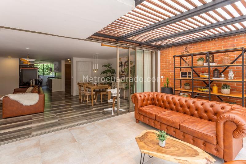Stylish 3BR Apartment with Terrace in Loma De Los Balsos - 8