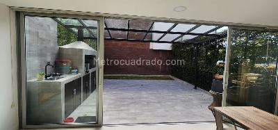 Casa de 3 alcobas en venta en Loma Del Chocho, Envigado, 180 m² · foto 2 de 13