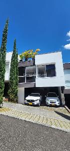 Casa de 3 alcobas en venta en Loma Del Chocho, Envigado, 180 m² · foto 11 de 13
