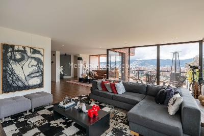 Apartamento de 4 alcobas en venta en Niza Suba, Bogotá, 415 m² · foto 2 de 20