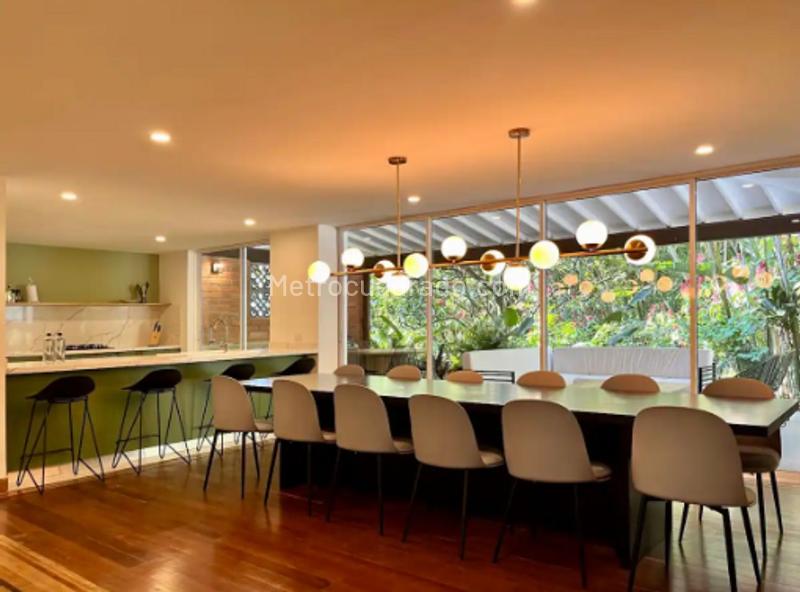 Casa de 5 alcobas totalmente amoblada en El Tesoro - 2