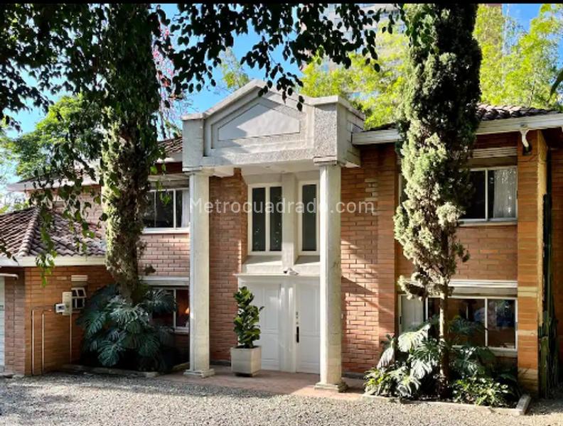 Casa de 5 alcobas totalmente amoblada en El Tesoro - 9