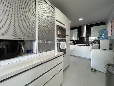 Apartamento de 4 alcobas en venta en La Calleja, Bogotá, 288 m² · foto 7 de 20