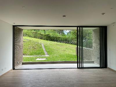 Apartamento de 3 alcobas en venta en Altos Del Poblado, Medellín, 118 m² · foto 2 de 13