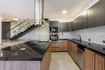 Casa de 4 alcobas en venta en La Calera, La Calera, 460 m² · foto 3 de 20