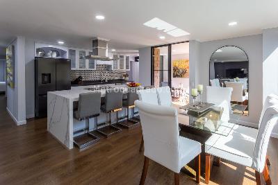Apartamento de 3 alcobas en venta en Loma De Los Balsos, Medellín, 165 m² · foto 3 de 20
