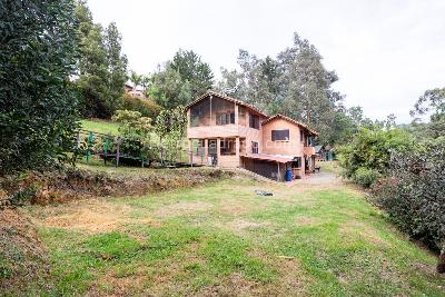 Casa de 5 alcobas en venta en Vereda El Peñasco, Envigado, 382 m² · foto 2 de 11