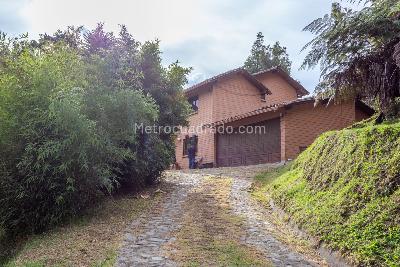 Casa de 5 alcobas en venta en Vereda El Peñasco, Envigado, 382 m² · foto 4 de 11