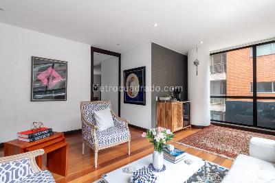 Apartamento de 3 alcobas en venta en El Refugio, Bogotá, 130 m² · foto 2 de 20