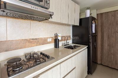 Apartamento de 3 alcobas en venta en El Poblado, Medellín, 58 m² · foto 4 de 19